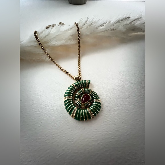 Marine Sea Nautilus Pendant Necklace - Statement Necklace - Elegant Necklace - Picture 10 of 16